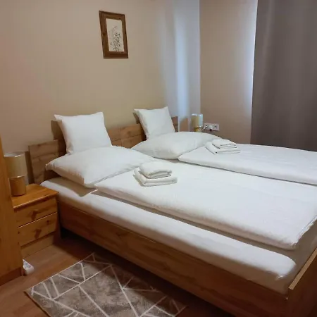 Family Panzio B&B 잘라카로쉬