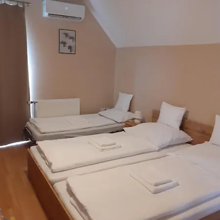 Bed & Breakfast Family Panzio
