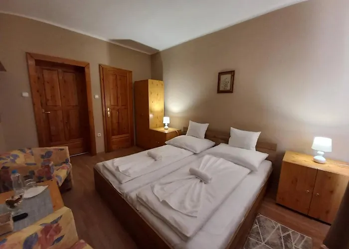 Family Panzio Bed & Breakfast