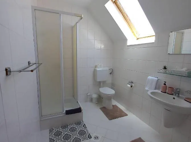 Family Panzio Bed & Breakfast